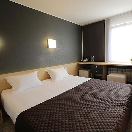 Futuro Hotel Bișkek Cameră foto