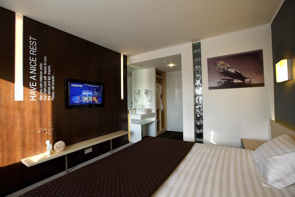 Futuro Hotel Bișkek Cameră foto