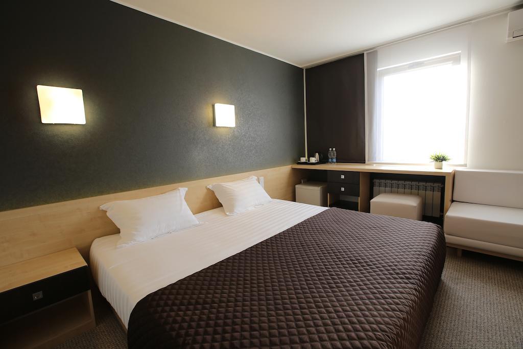 Futuro Hotel Bișkek Cameră foto